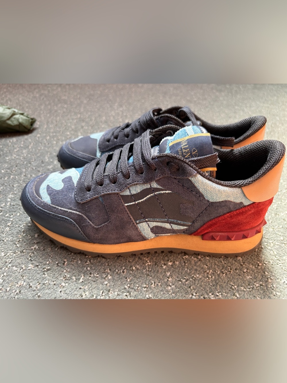 Valentino Men's Blue camouflage rockstud sneaker